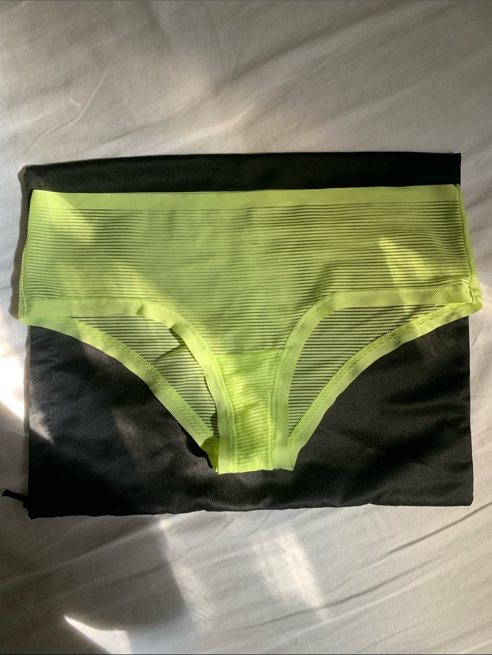 Hip-hugger panties